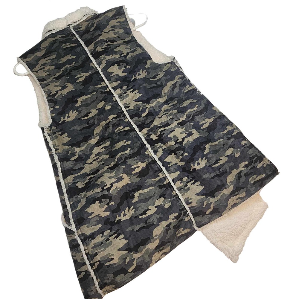 LulaRoe Marlow Shearling Vest - Camo - Small - NWT - Picture 4 of 5